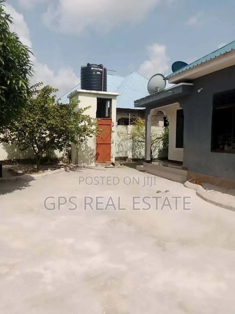 3bdrm House in Majohe Chuo Cha Rada, Ilala for sale in Ilala