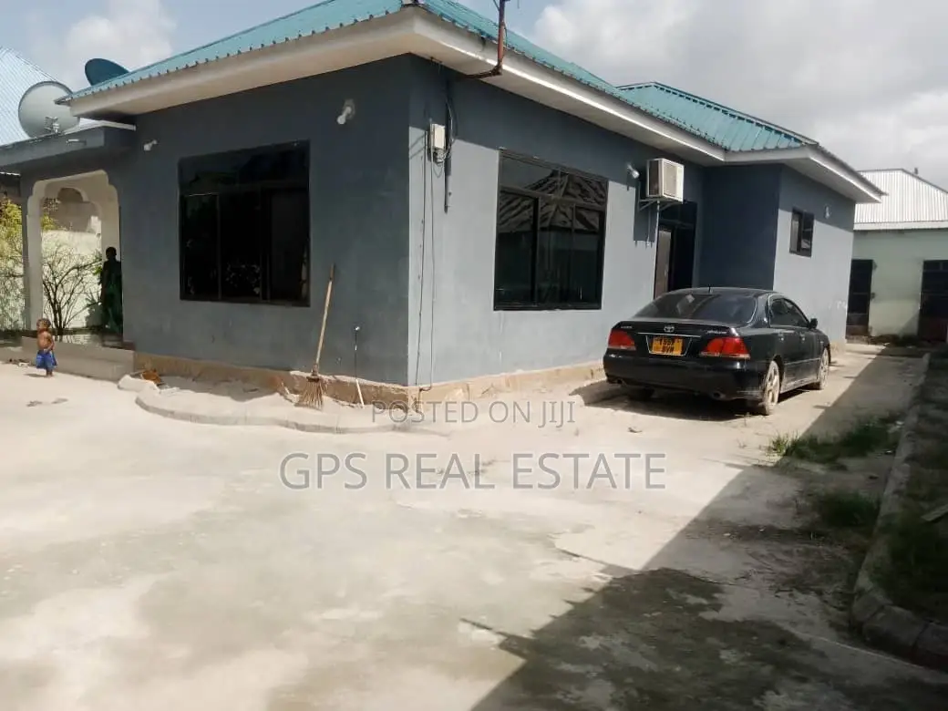 3bdrm House in Majohe Chuo Cha Rada, Ilala for sale in Ilala