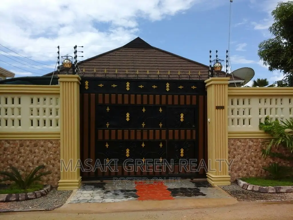 3bdrm Bungalow in Mikocheni, Kinondoni for sale in Kinondoni
