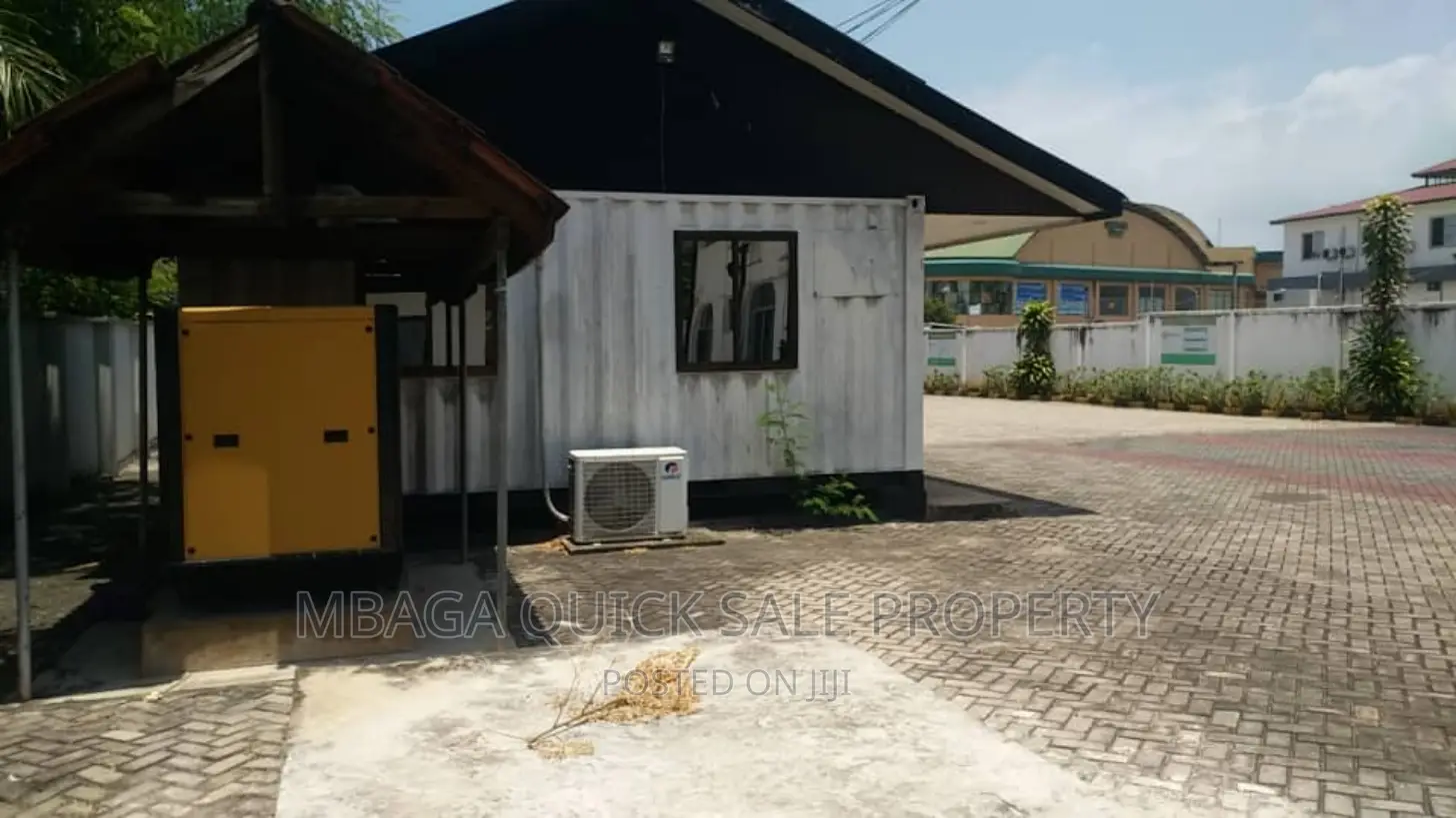 12bdrm House in Mikocheni for rent in Mikocheni