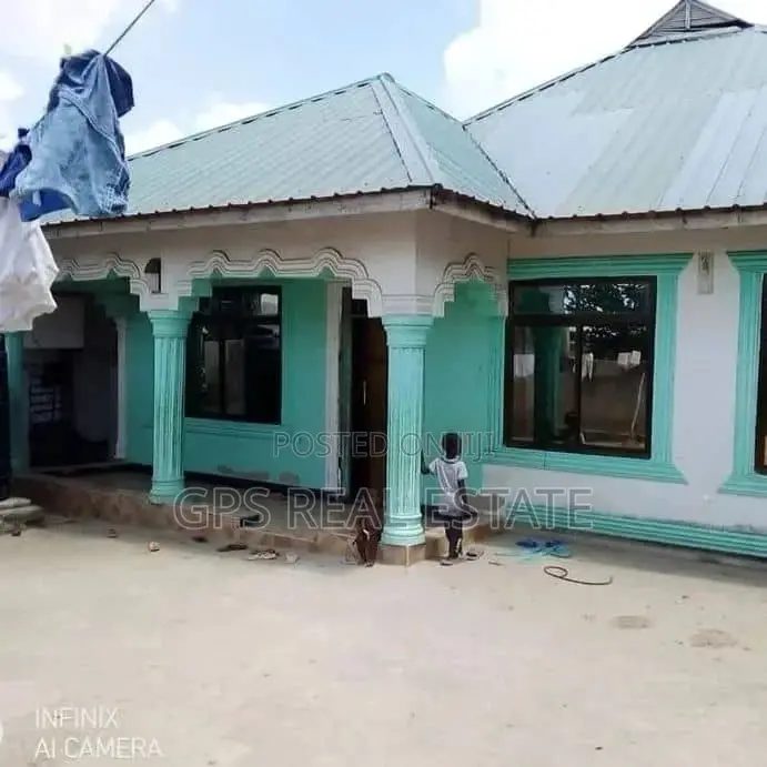 6bdrm House in Kimara Suka, Kinondoni for sale in Kinondoni