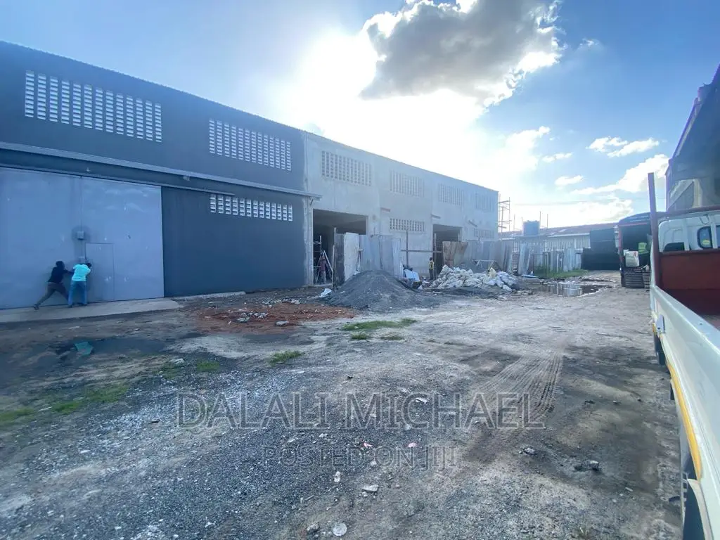 Godown for Rent Mandela Road in Tabata