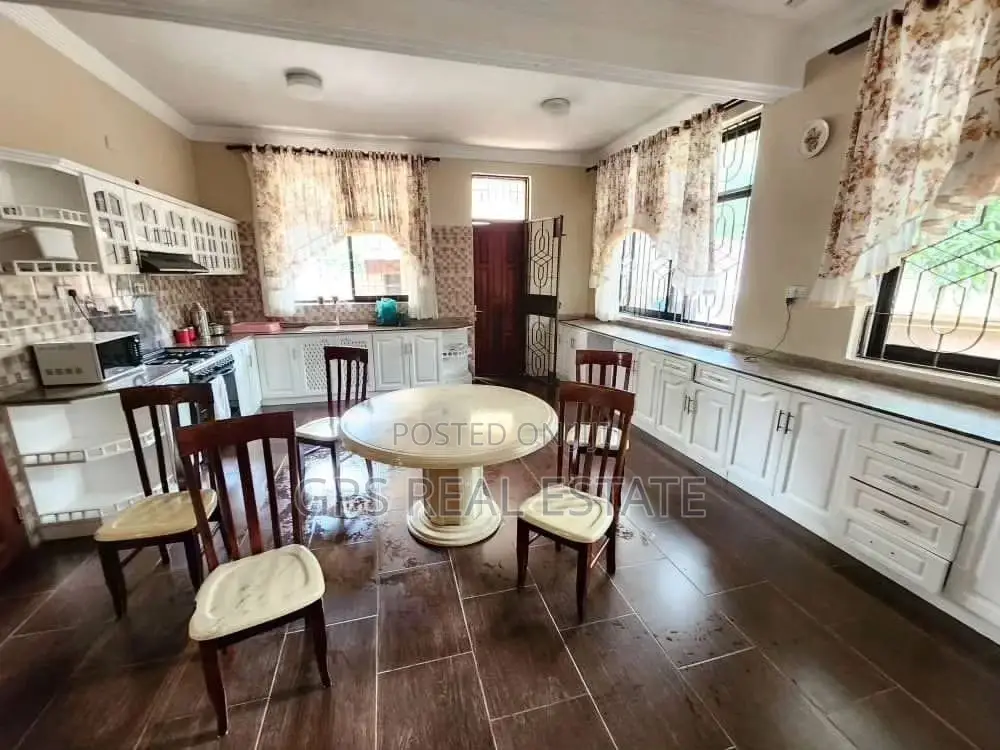 7bdrm House in Kibada, Kigamboni for sale in Kigamboni
