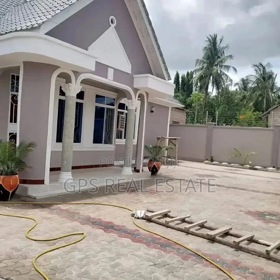 3bdrm House in Tegeta Wazo Kontena, Kinondoni for sale in Kinondoni