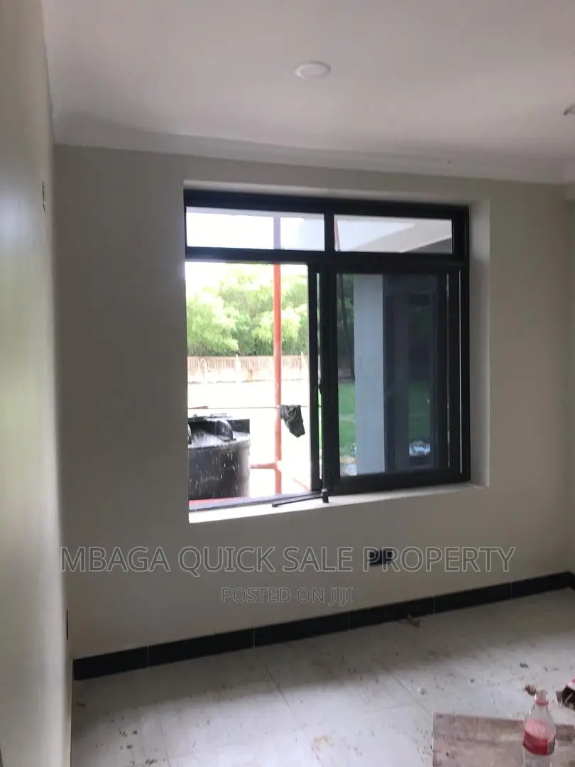 8bdrm House in Mikocheni for rent in Mikocheni