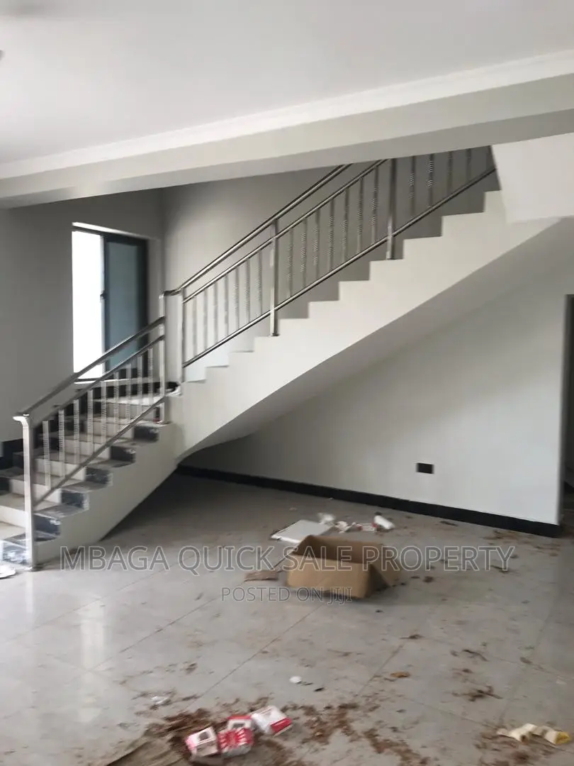 8bdrm House in Mikocheni for rent in Mikocheni