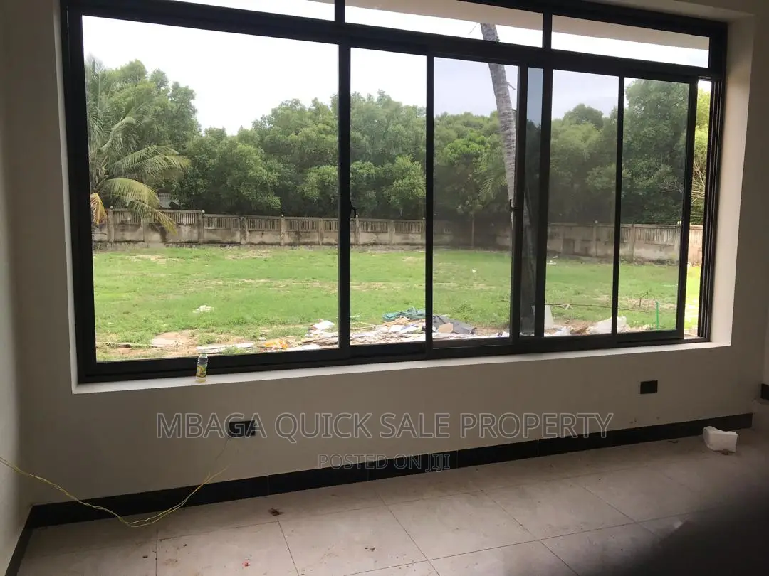 5bdrm Apartment in Upanga for sale in Upanga West