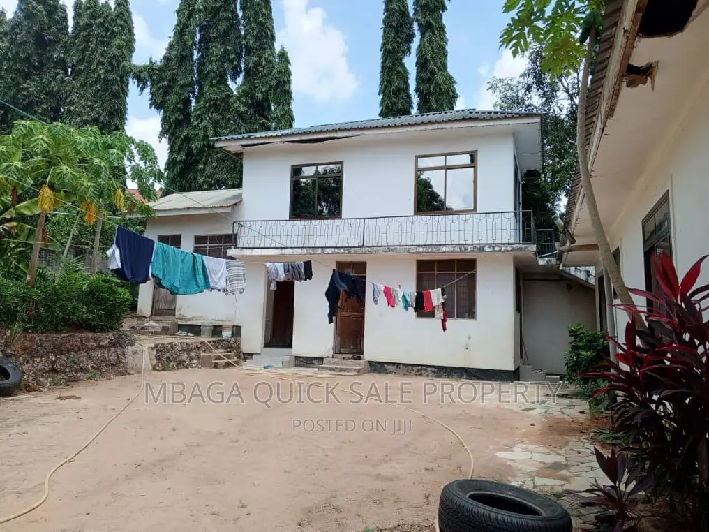 7bdrm Chalet in Mpiji Mapoe, Mbezi for sale in Mbezi
