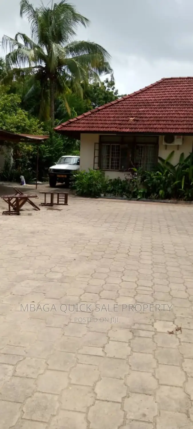 5bdrm House in Ada Estate for rent in Ada Estate