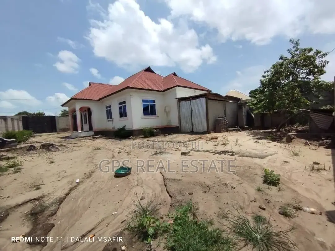 3bdrm House in Kivule Hospital Njia, Ilala for sale in Ilala