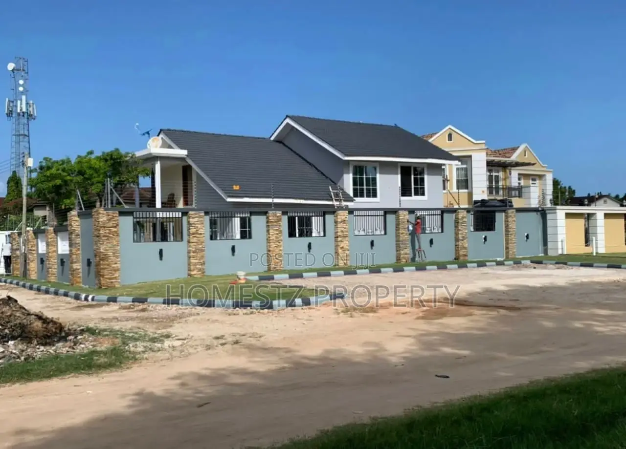 4bdrm House in Mbezi Beach Ya Chini, Kinondoni for sale in Kinondoni
