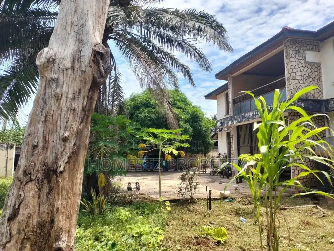 8bdrm House in Mikocheni B, Kinondoni for sale in Kinondoni