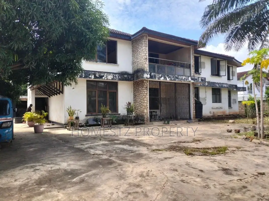 8bdrm House in Mikocheni B, Kinondoni for sale in Kinondoni
