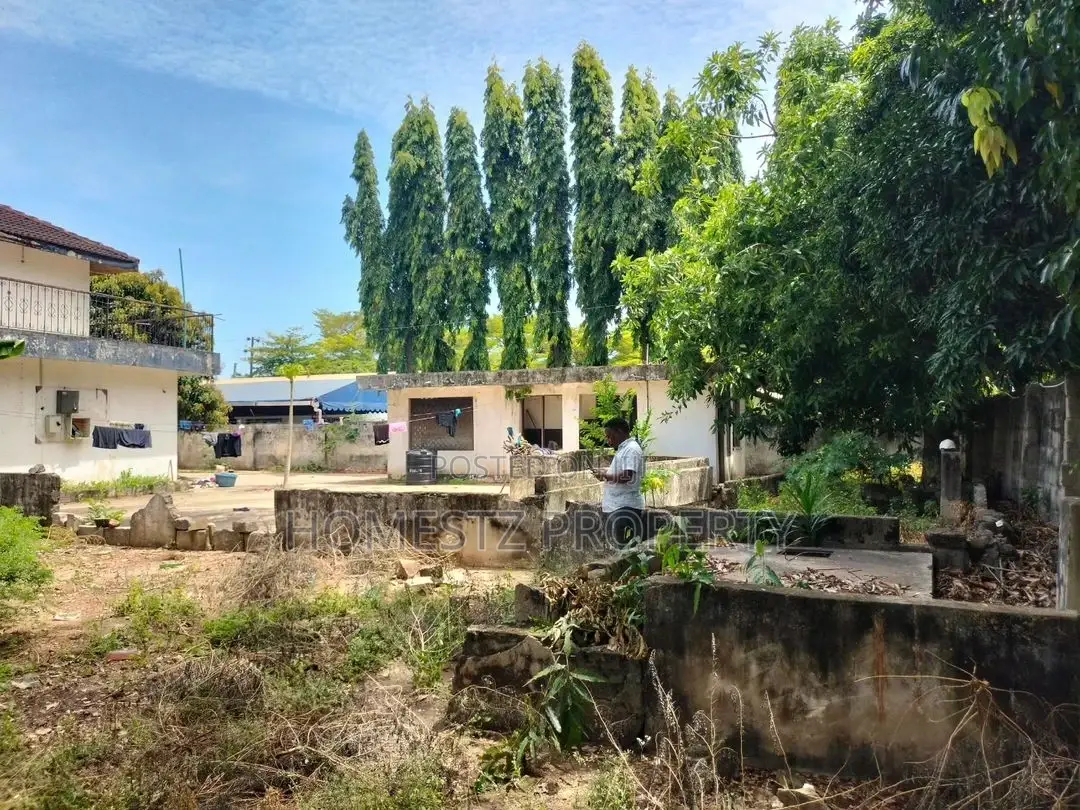 8bdrm House in Mikocheni B, Kinondoni for sale in Kinondoni