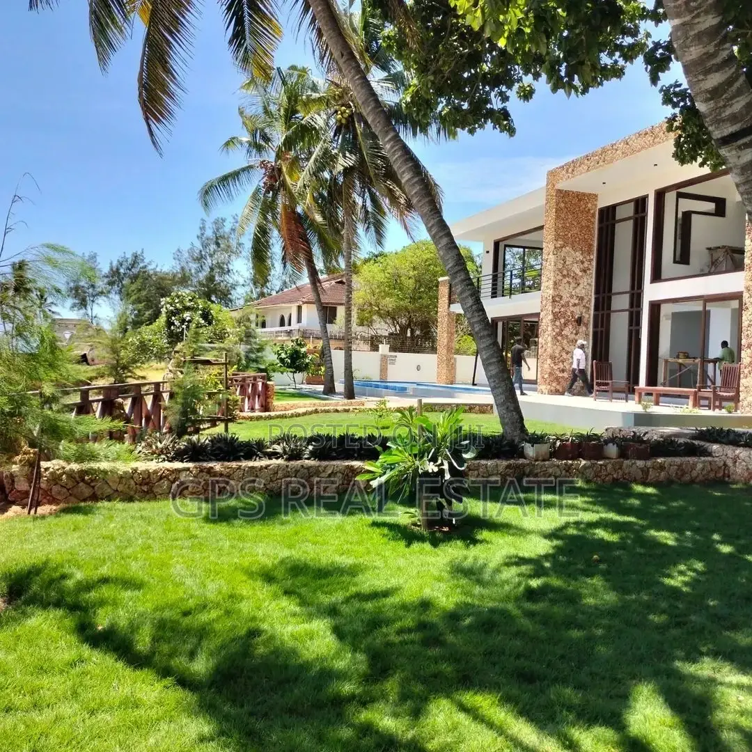4bdrm Mansion in Bahari Beach, Kinondoni for sale in Kinondoni