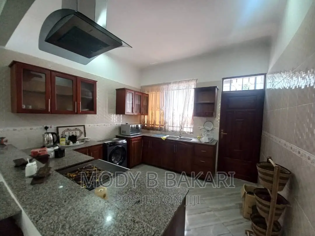 Furnished 3bdrm Villa in Msasani for rent in Msasani