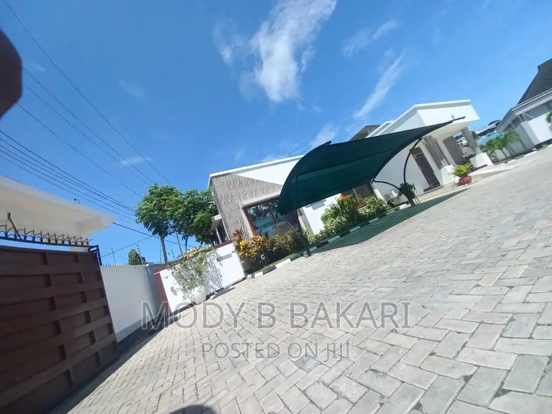 Furnished 3bdrm Villa in Msasani for rent in Msasani