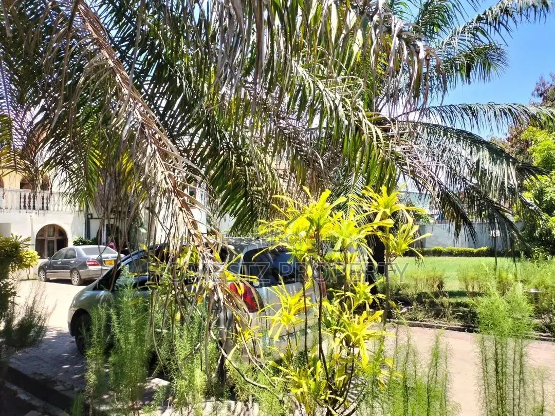 5bdrm House in Mikocheni, Kinondoni for sale in Kinondoni