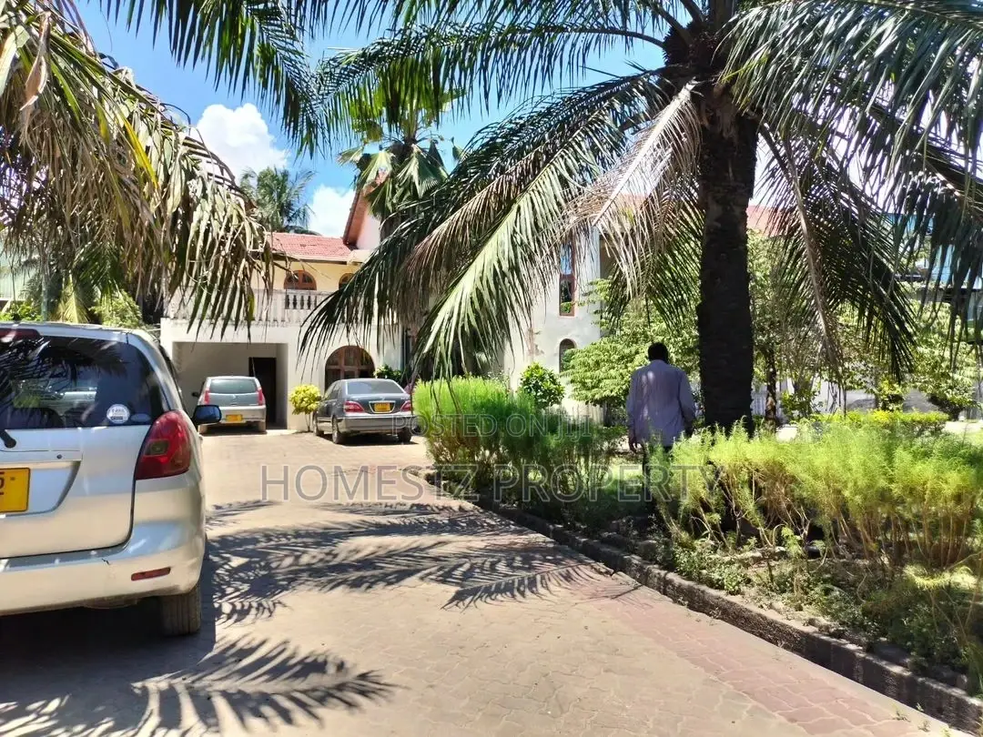 5bdrm House in Mikocheni, Kinondoni for sale in Kinondoni