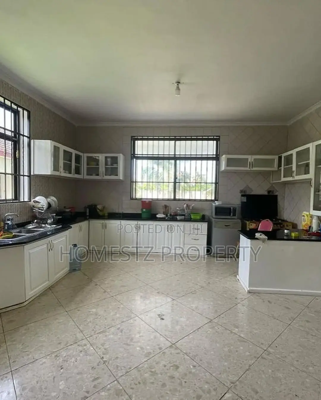 4bdrm Mansion in Bahari Beach, Kinondoni for sale in Kinondoni