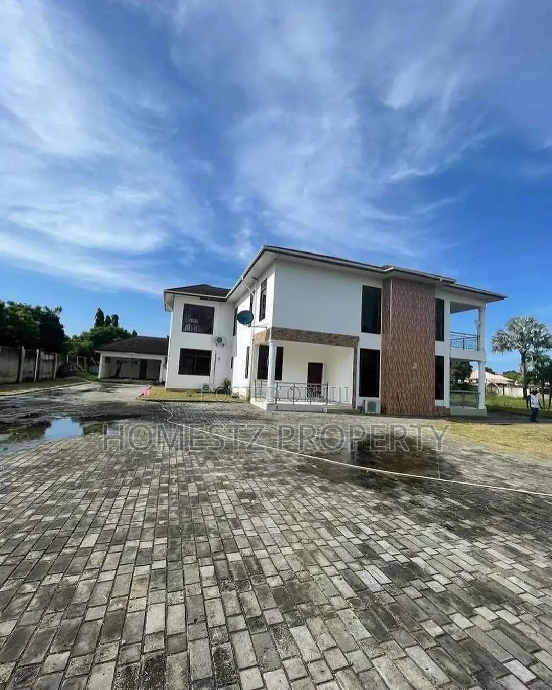 4bdrm Mansion in Bahari Beach, Kinondoni for sale in Kinondoni