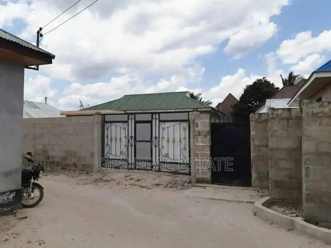 Hoise for Sale at Ukonga Majohe in Ilala