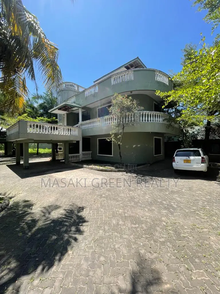 4bdrm Maisonette in Msasani, Kinondoni for sale in Kinondoni