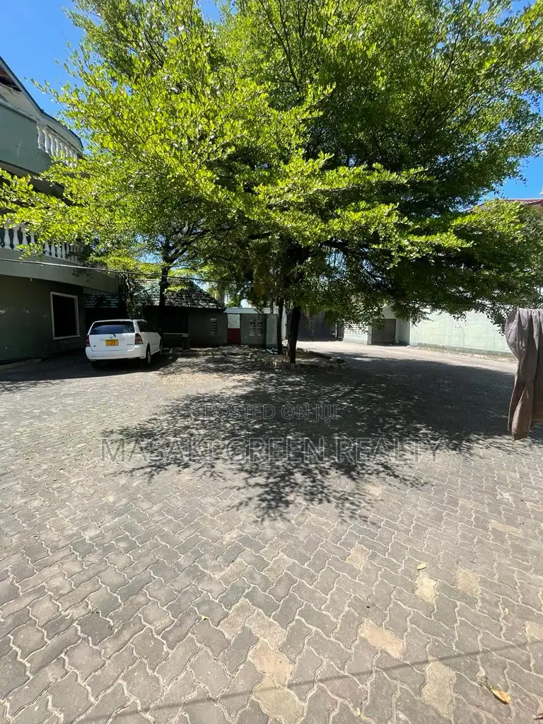 4bdrm Maisonette in Msasani, Kinondoni for sale in Kinondoni