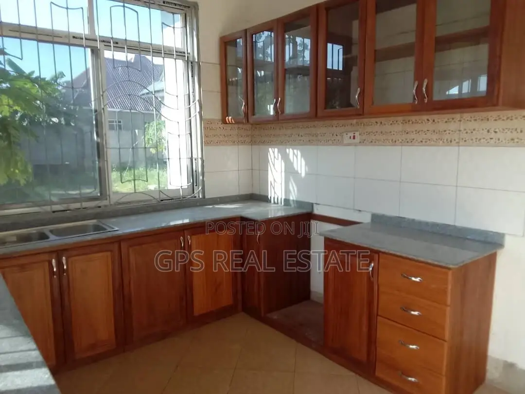 4bdrm House in Bunju B, Kinondoni for sale in Kinondoni