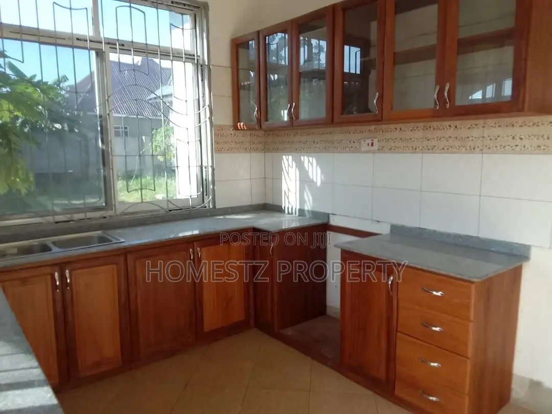 4bdrm House in Bunju B, Kinondoni for sale in Kinondoni