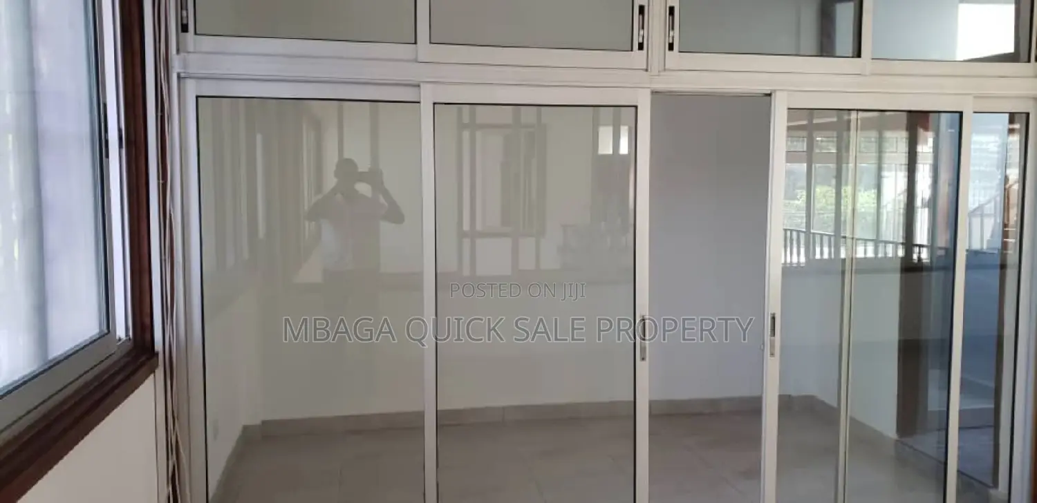 10bdrm House in Masaki for rent in Masaki