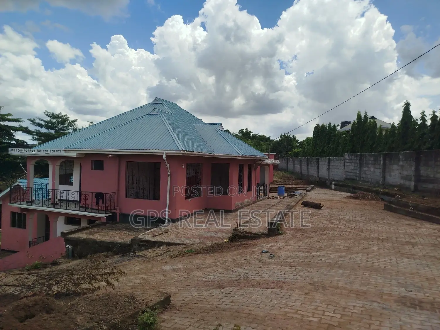 4bdrm House in Kinyerez Kibaga, Kinondoni for sale in Kinondoni