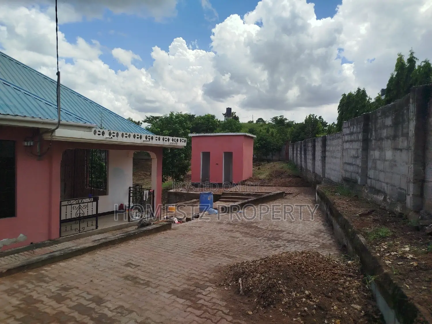 4bdrm House in Kinyerez Kibaga, Kinondoni for sale in Kinondoni