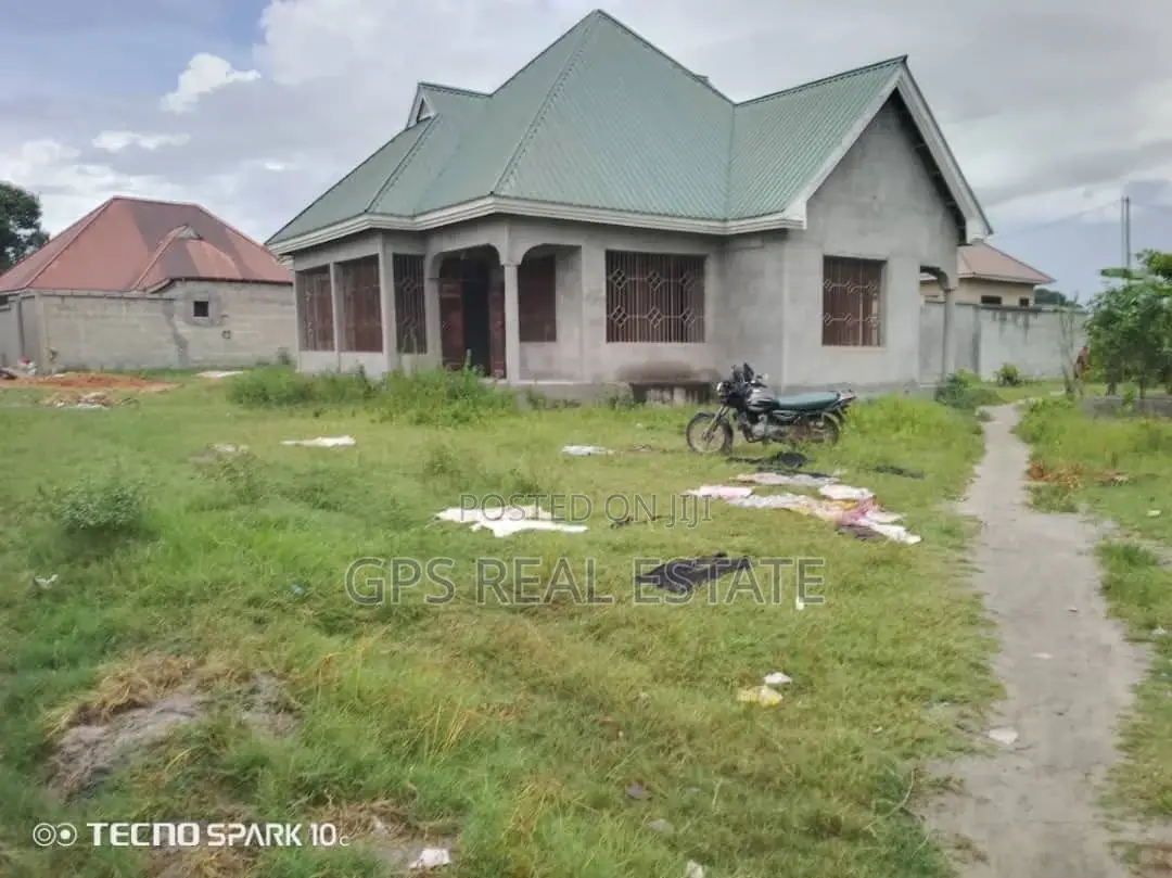 5bdrm House in Msongola, Ilala for sale in Ilala