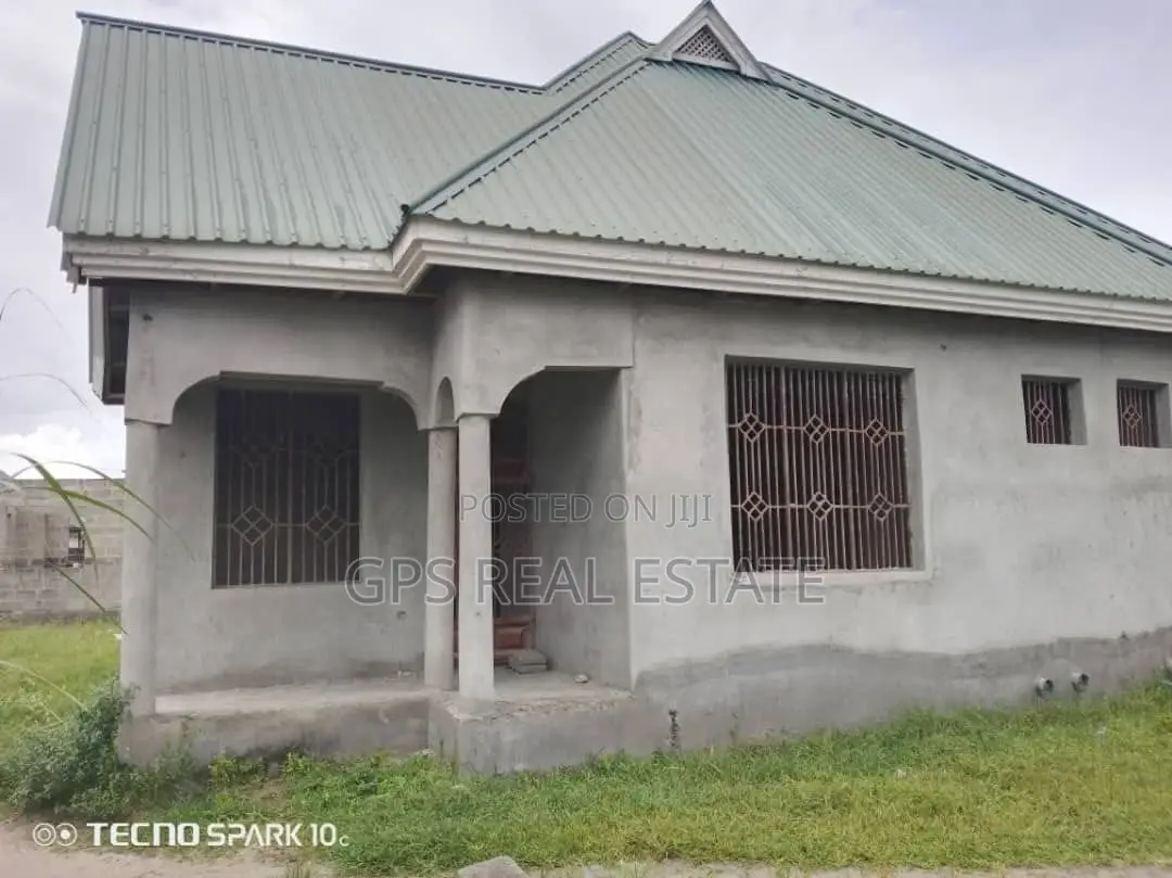 5bdrm House in Msongola, Ilala for sale in Ilala