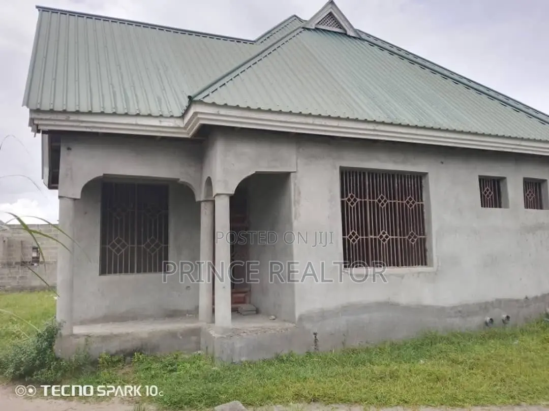 5bdrm House in Msongola, Ilala for sale in Ilala