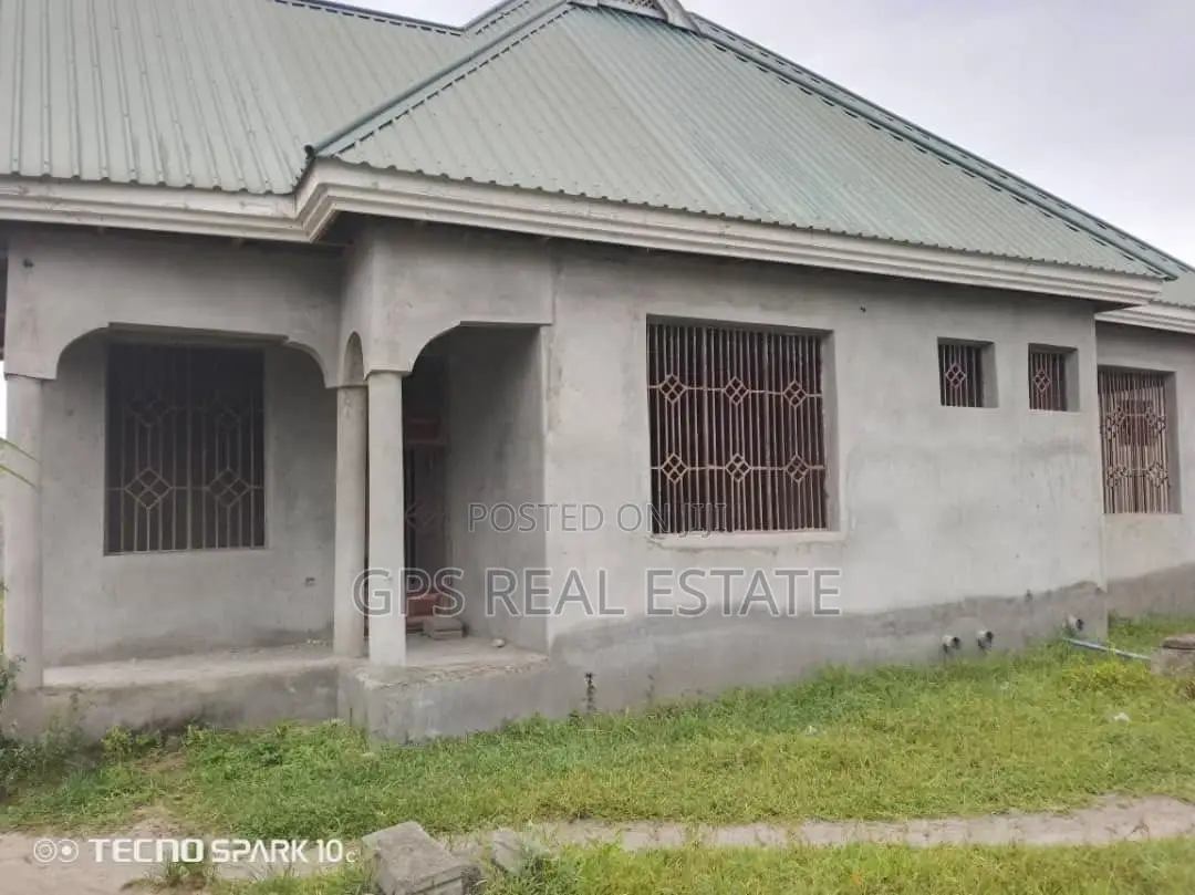 5bdrm House in Msongola, Ilala for sale in Ilala