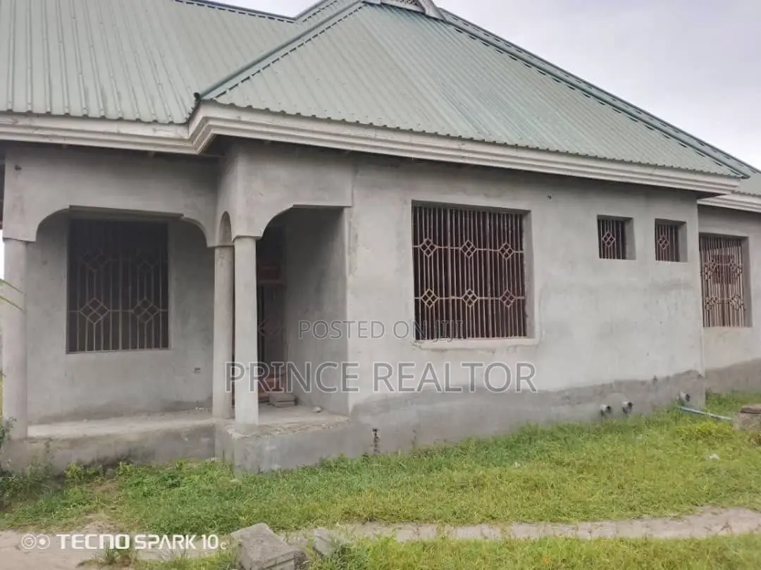 5bdrm House in Msongola, Ilala for sale in Ilala