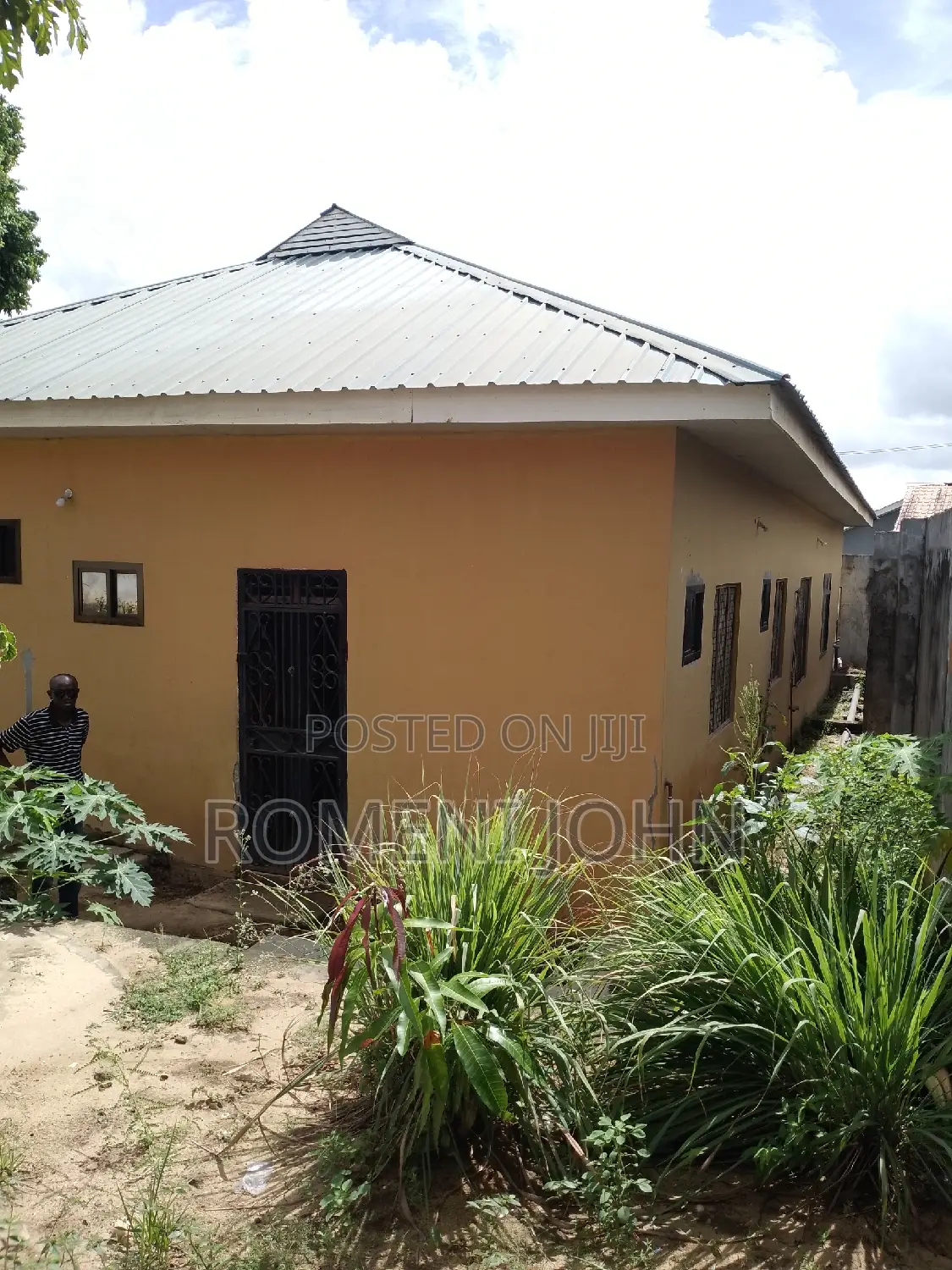Gest Ya Vyumba 11+ Fremu 4 Inauzwa Ml 130 Mbagala Chalambe. in Ukonga