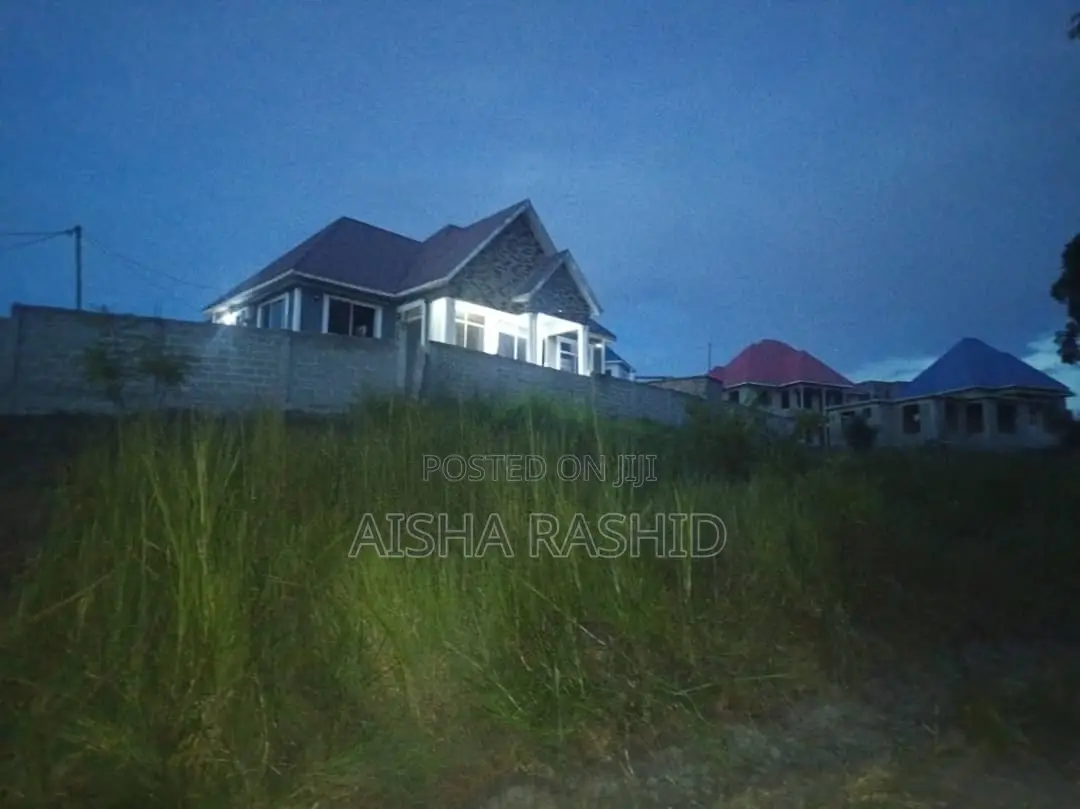 Kiwanja Cha Kishua Temboni in Kimara