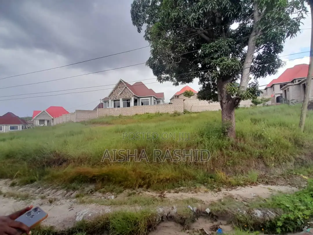 Kiwanja Cha Kishua Temboni in Kimara