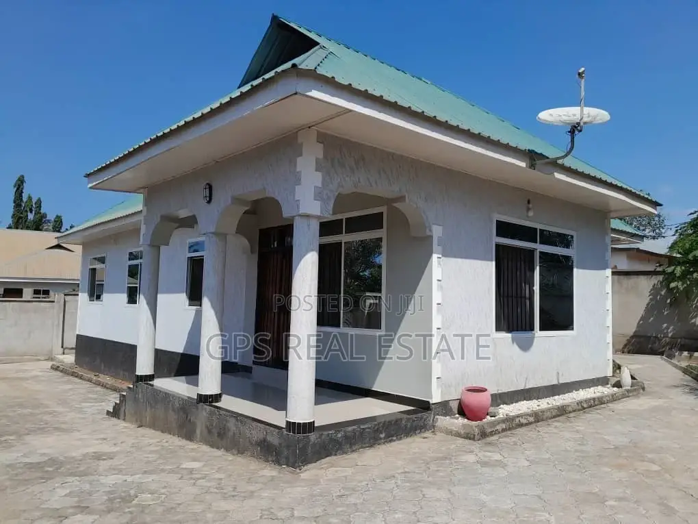 3bdrm House in Mbezi Makabe, Kinondoni for sale in Kinondoni