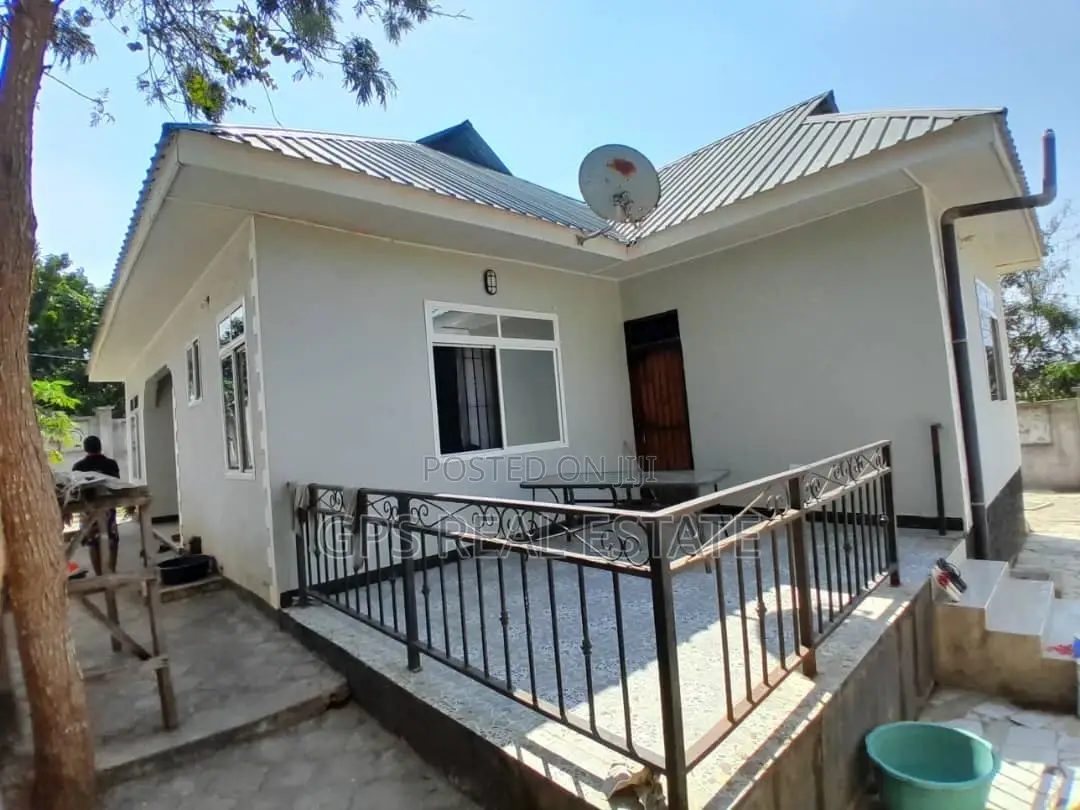 3bdrm House in Mbezi Makabe, Kinondoni for sale in Kinondoni