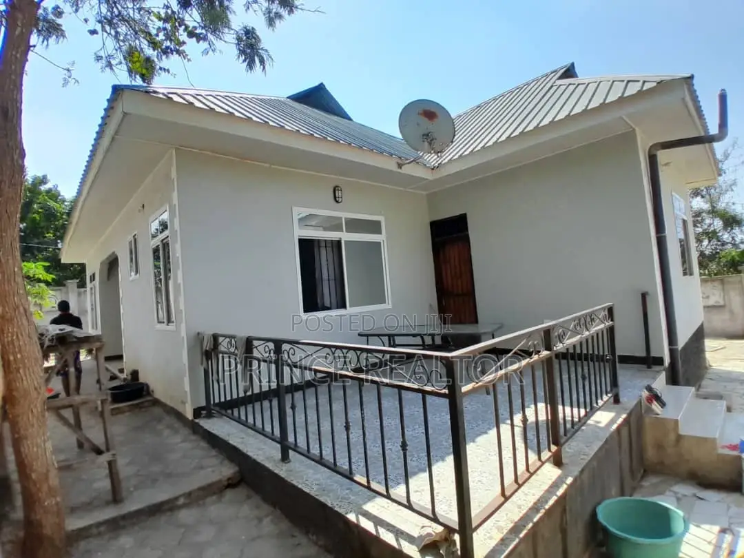 3bdrm House in Mbezi Makabe, Kinondoni for sale in Kinondoni