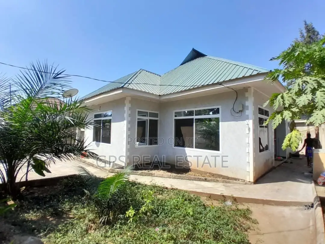 3bdrm House in Mbezi Makabe, Kinondoni for sale in Kinondoni