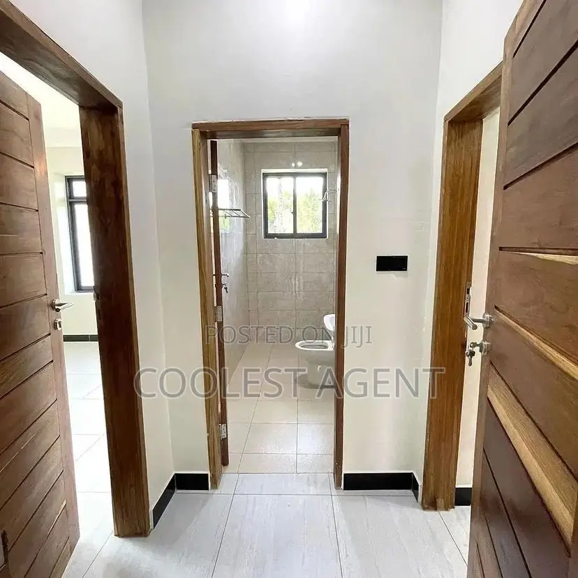 6bdrm Bungalow in Mikocheni, Kinondoni for rent in Kinondoni