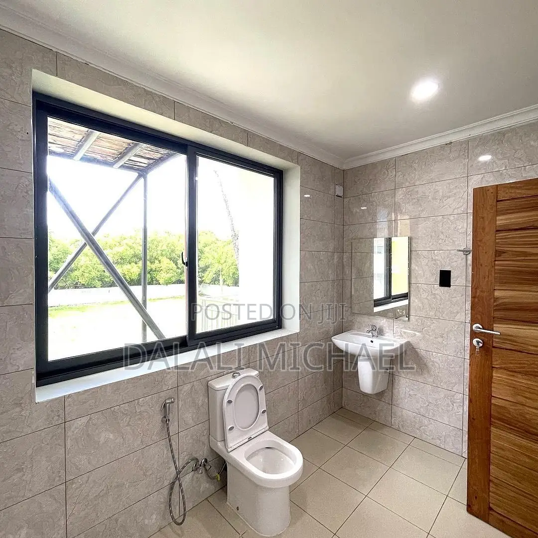 6bdrm Mansion in Mikocheni for rent in Mikocheni