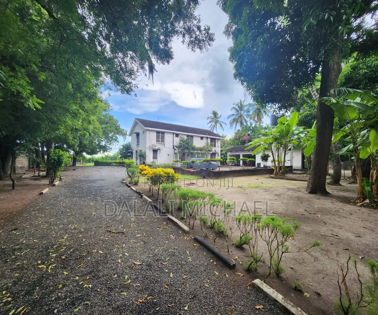 4bdrm Bungalow in Mbezibeach for sale in Mbezi Beach