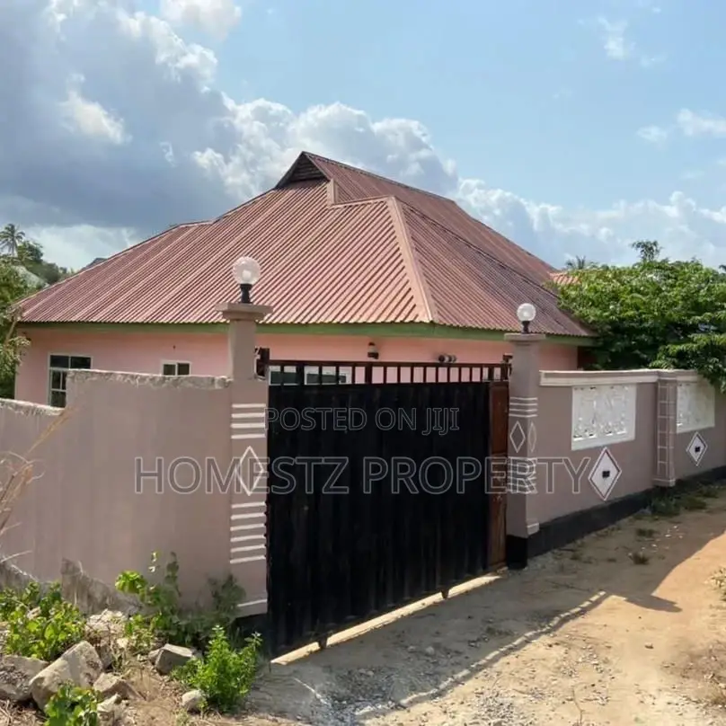 3bdrm House in Goba Njia Panda, Kinondoni for sale in Kinondoni