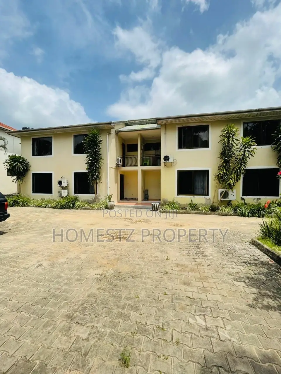 20bdrm House in Mwenge Mlalakua, Kinondoni for sale in Kinondoni